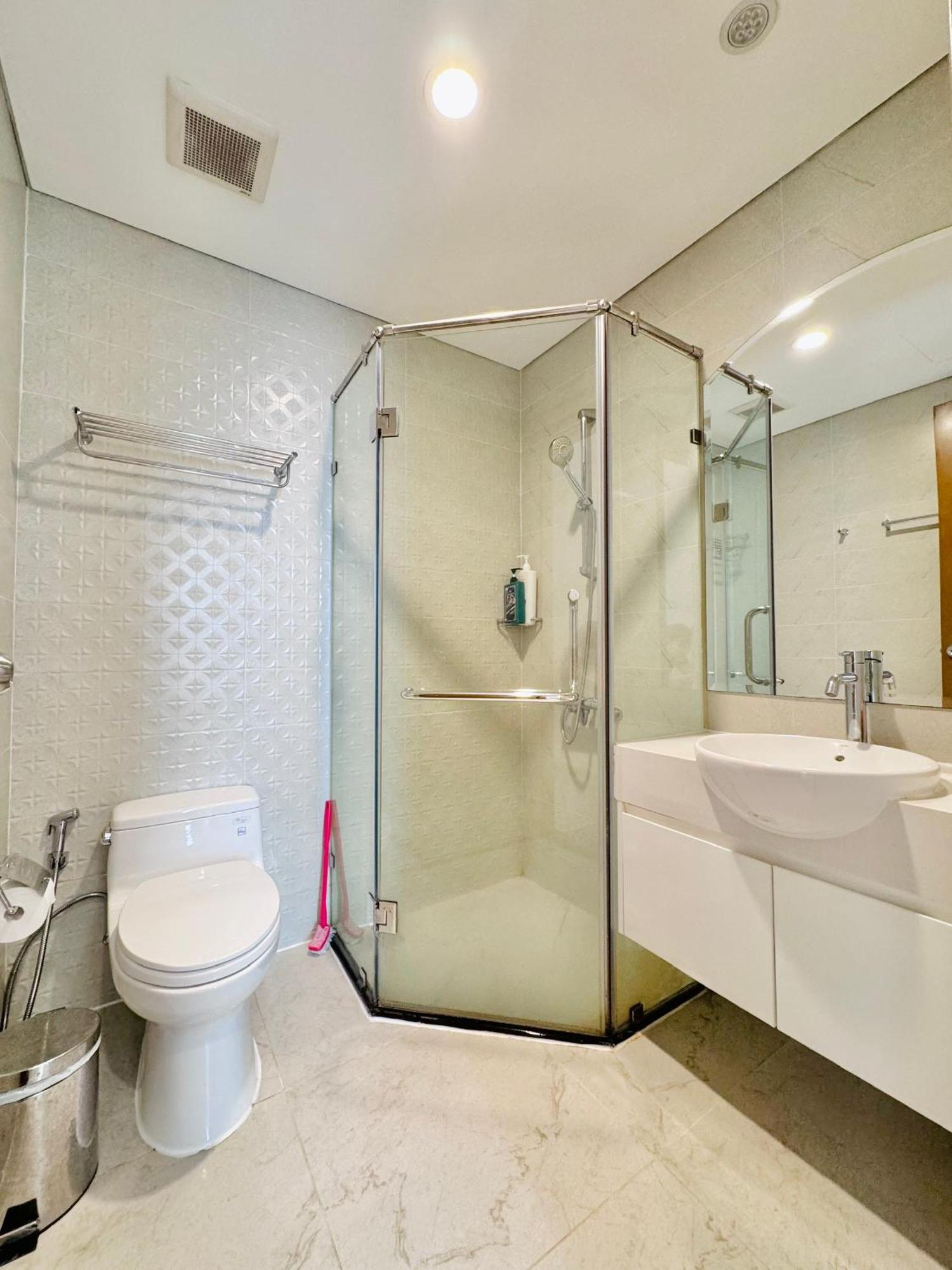 Apartment Vinhomes Park Minhminh - Ho Dich Vu Landmark Cho Thue *